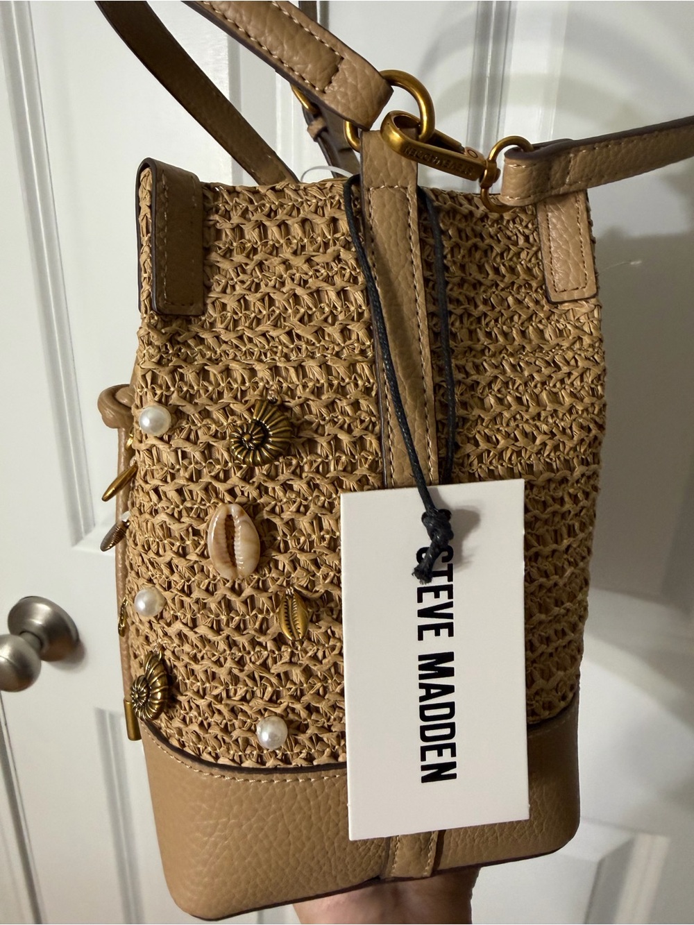 Steve Madden Straw Bucket Bag Shell Embellished Crossbody Latte Woven Beach Boho - Picture 4 of 10